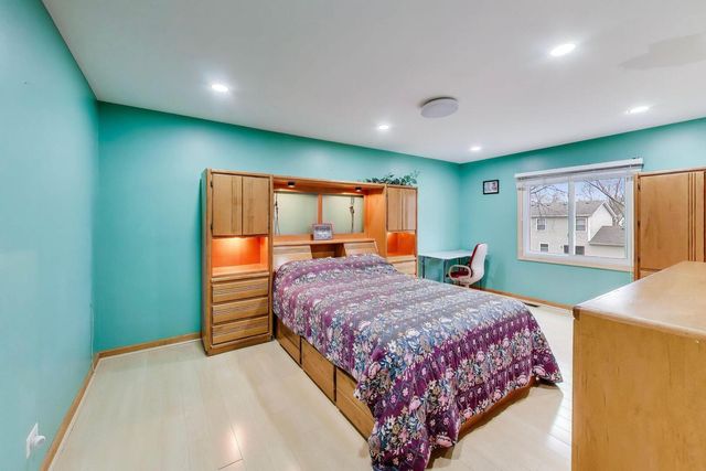 1021 Warwick Circle S, Hoffman Estates, IL 60169