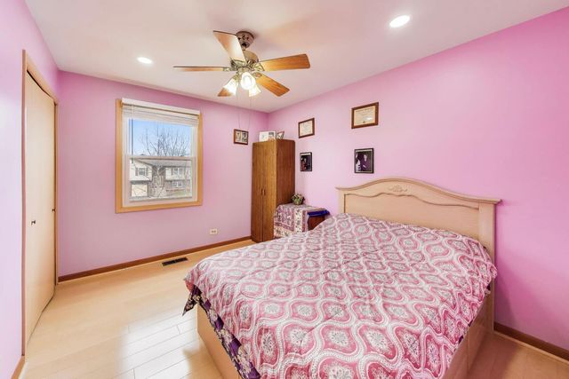 1021 Warwick Circle S, Hoffman Estates, IL 60169