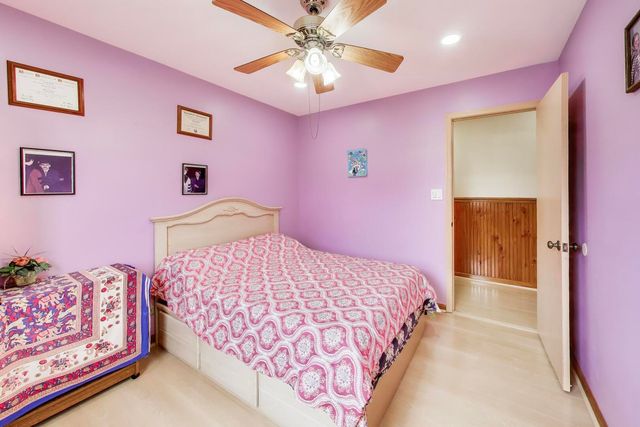 1021 Warwick Circle S, Hoffman Estates, IL 60169