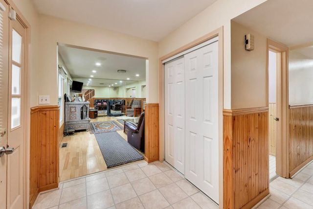 1021 Warwick Circle S, Hoffman Estates, IL 60169