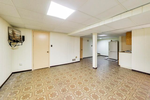 1021 Warwick Circle S, Hoffman Estates, IL 60169