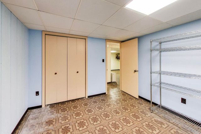 1021 Warwick Circle S, Hoffman Estates, IL 60169