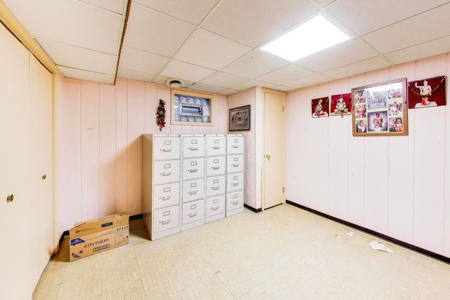 1021 Warwick Circle S, Hoffman Estates, IL 60169