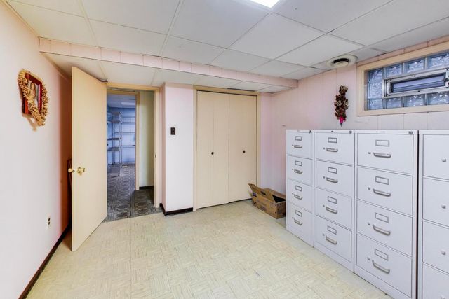 1021 Warwick Circle S, Hoffman Estates, IL 60169