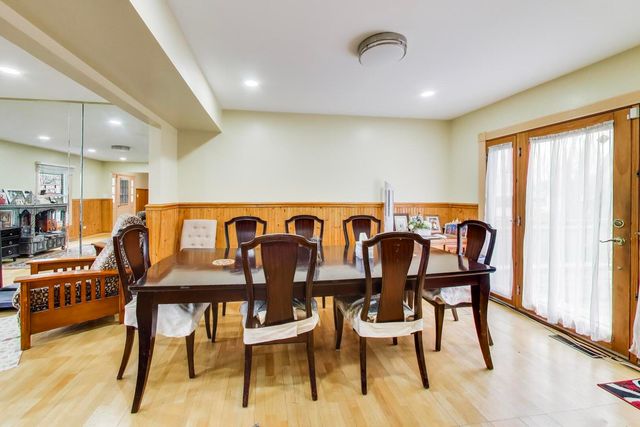 1021 Warwick Circle S, Hoffman Estates, IL 60169