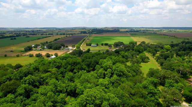 2550 York Creek Rd, New Braunfels, TX 78130