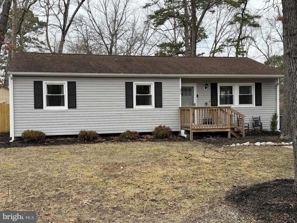 211 KINGS LN, Williamstown, NJ 08094