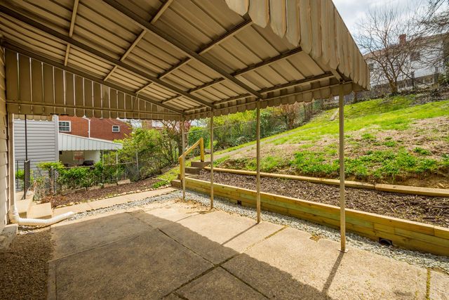 276 E Miller AVENUE, Munhall, PA 15120