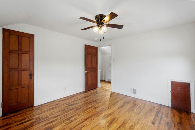 276 E Miller AVENUE, Munhall, PA 15120