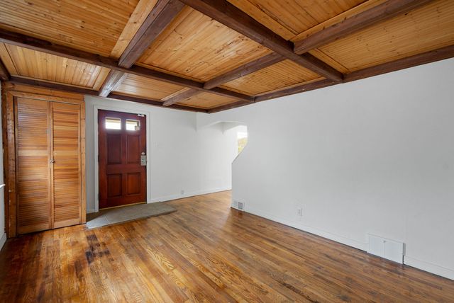 276 E Miller AVENUE, Munhall, PA 15120