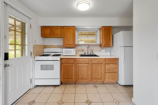 276 E Miller AVENUE, Munhall, PA 15120