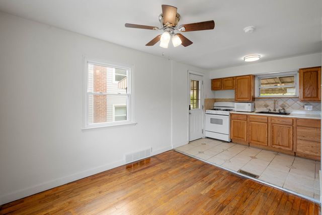 276 E Miller AVENUE, Munhall, PA 15120