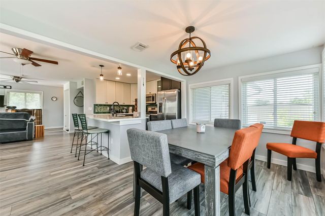208 Baywood Street, Shoreacres, TX 77571