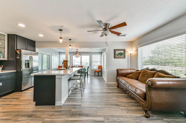 208 Baywood Street, Shoreacres, TX 77571