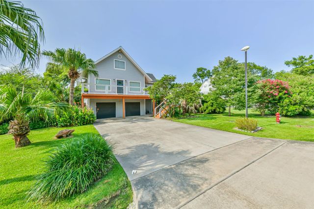 208 Baywood Street, Shoreacres, TX 77571