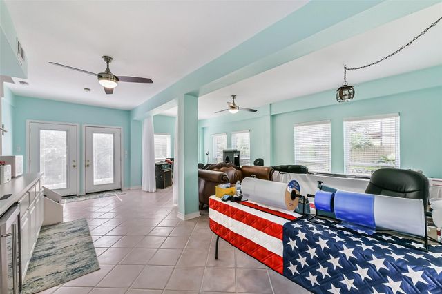 208 Baywood Street, Shoreacres, TX 77571