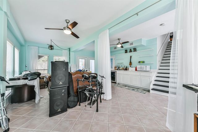 208 Baywood Street, Shoreacres, TX 77571
