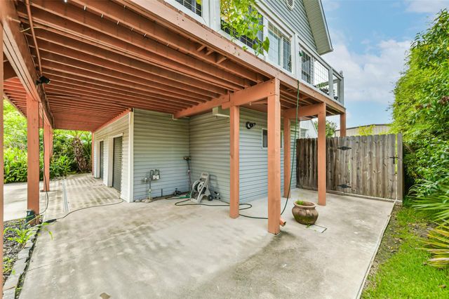 208 Baywood Street, Shoreacres, TX 77571
