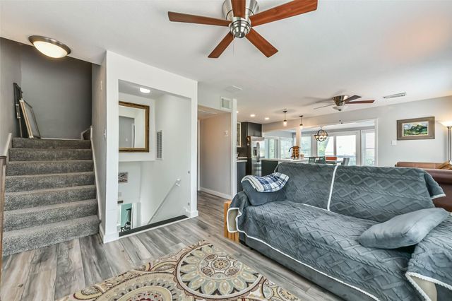 208 Baywood Street, Shoreacres, TX 77571