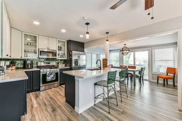 208 Baywood Street, Shoreacres, TX 77571