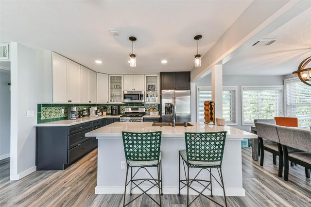208 Baywood Street, Shoreacres, TX 77571