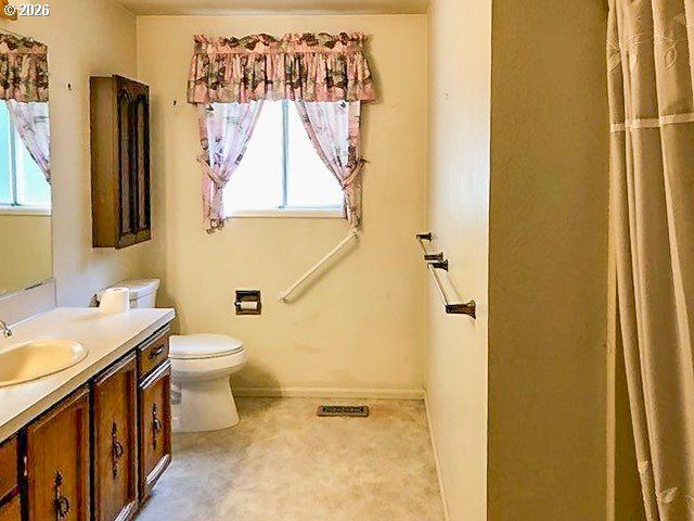 1649 Nw MARTIN Ave, Roseburg, OR 97471