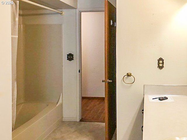 1649 Nw MARTIN Ave, Roseburg, OR 97471