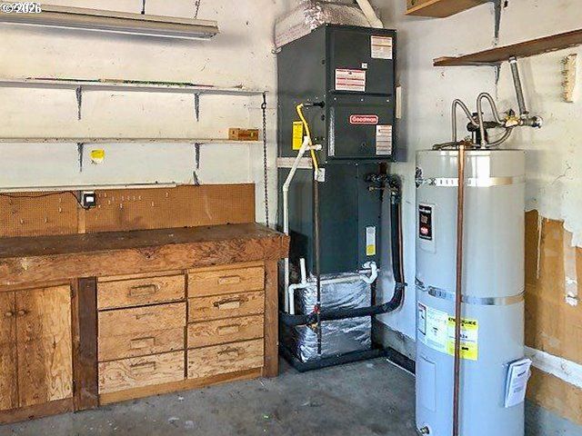 1649 Nw MARTIN Ave, Roseburg, OR 97471