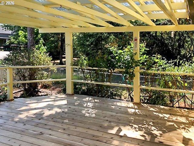 1649 Nw MARTIN Ave, Roseburg, OR 97471