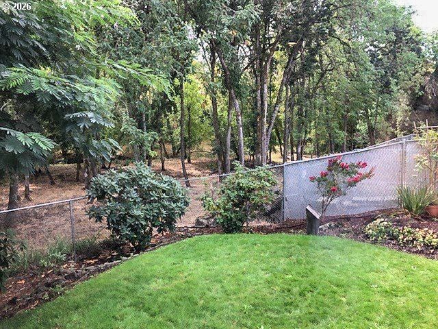 1649 Nw MARTIN Ave, Roseburg, OR 97471