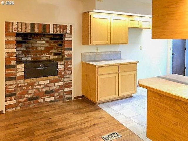 1649 Nw MARTIN Ave, Roseburg, OR 97471