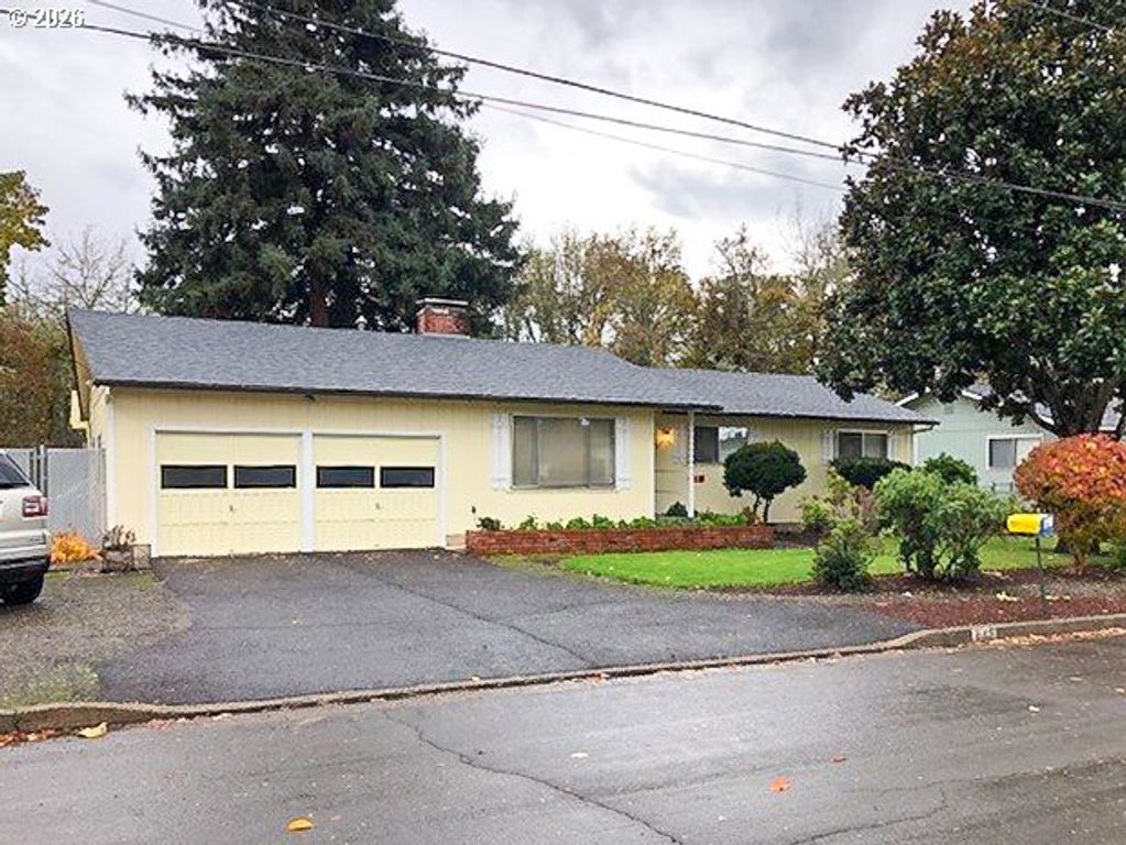 1649 Nw MARTIN Ave, Roseburg, OR 97471