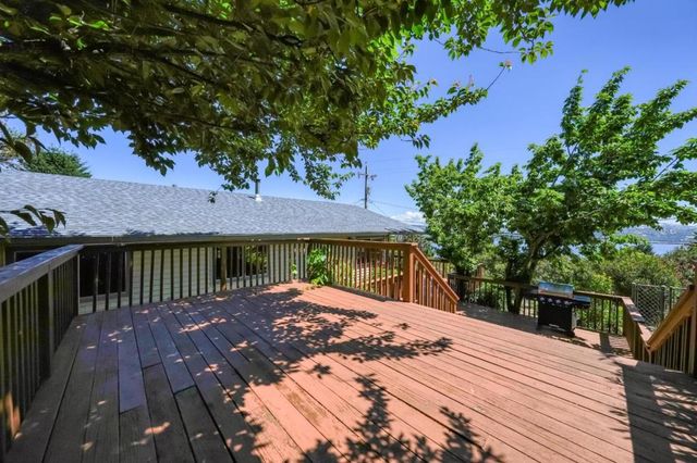 3401 Riviera West Drive, Kelseyville, CA 95451