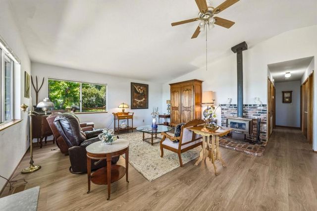 3401 Riviera West Drive, Kelseyville, CA 95451