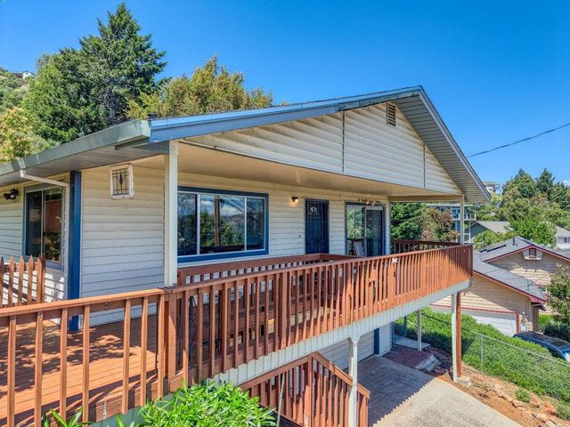 3401 Riviera West Drive, Kelseyville, CA 95451