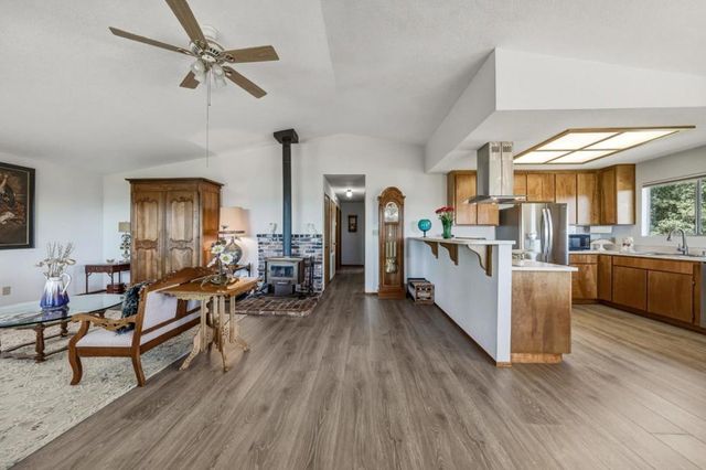 3401 Riviera West Drive, Kelseyville, CA 95451