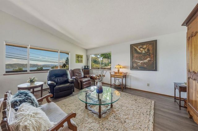 3401 Riviera West Drive, Kelseyville, CA 95451