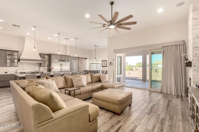 39024 N 11TH Avenue, Phoenix, AZ 85086