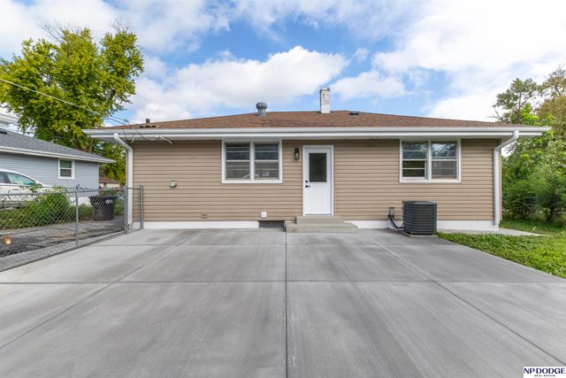 4451 Ellison Avenue, Omaha, NE 68111
