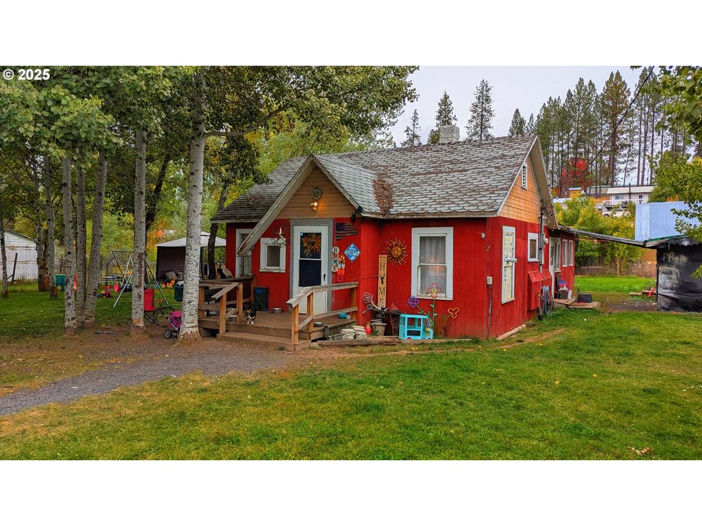 205 E WAID St, Ukiah, OR 97880