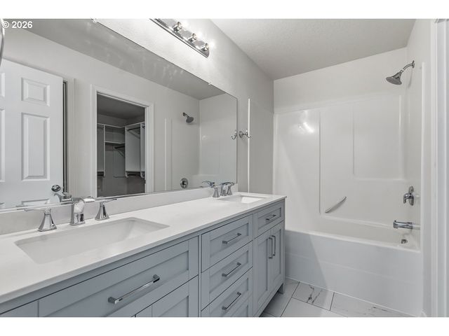 16075 Sw WHISTLING SWAN Ln, Beaverton, OR 97007