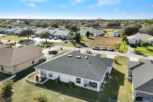 3823 SW 8th CT, Cape Coral, FL 33914