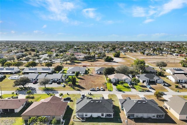 3823 SW 8th CT, Cape Coral, FL 33914