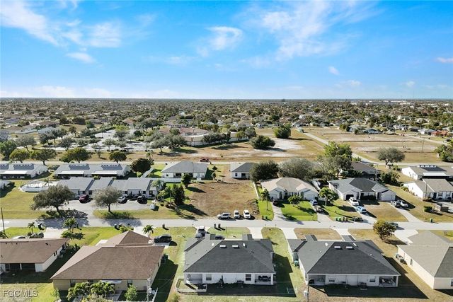 3823 SW 8th CT, Cape Coral, FL 33914