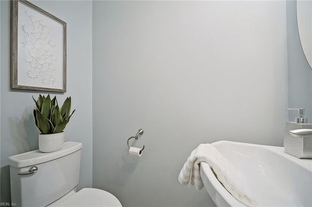 1056 Still Harbor CIR, Chesapeake, VA 23320