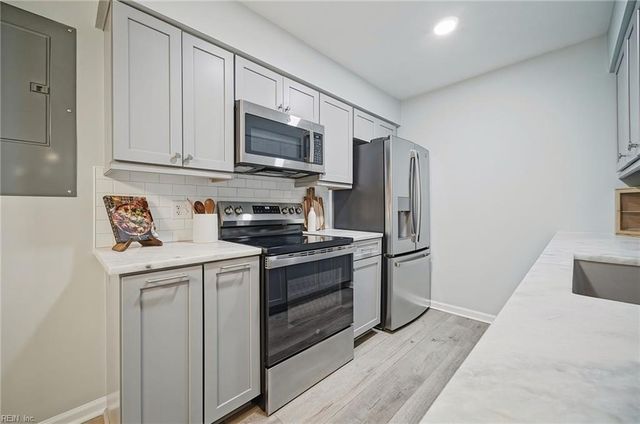 1056 Still Harbor CIR, Chesapeake, VA 23320