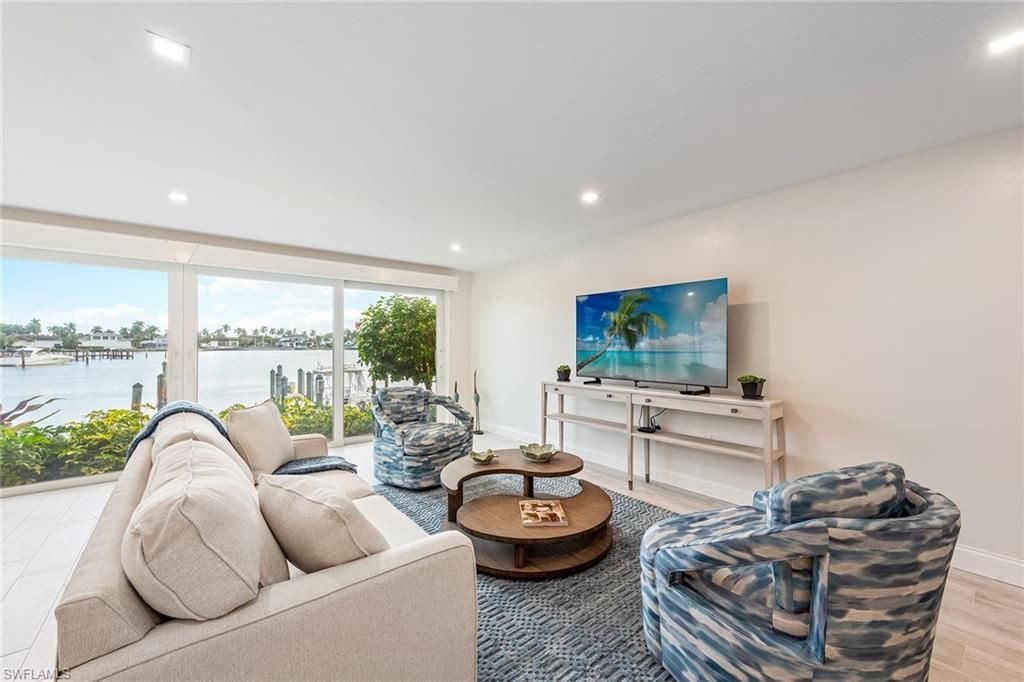 2850 Gulf Shore BLVD N 102, NAPLES, FL 34103 — photo 4