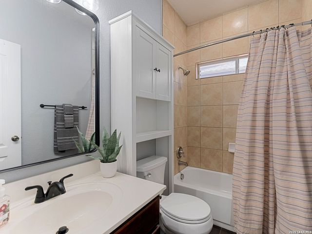 145 YEAGER CIR, Cibolo, TX 78108