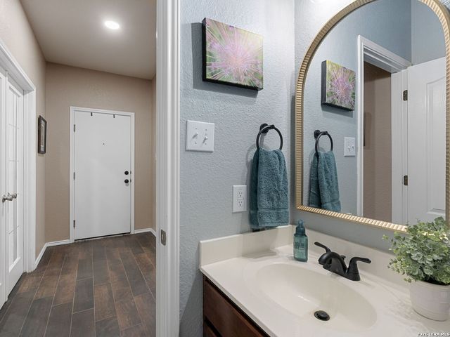 145 YEAGER CIR, Cibolo, TX 78108