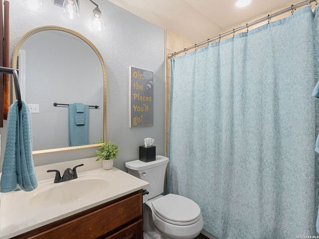 145 YEAGER CIR, Cibolo, TX 78108